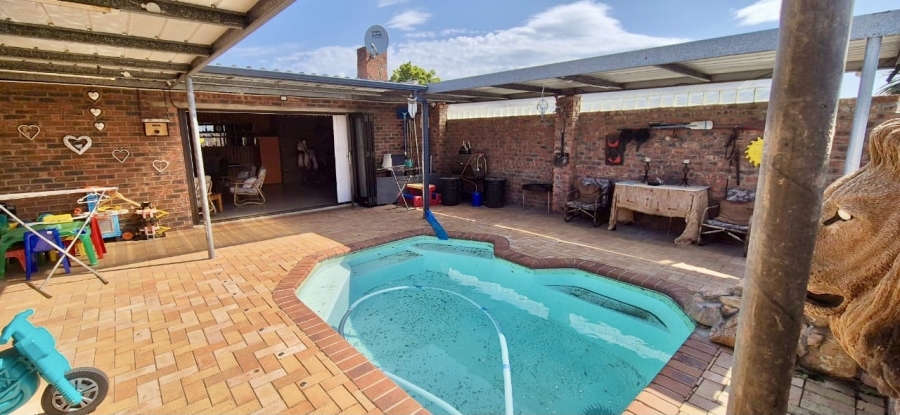 3 Bedroom Property for Sale in Rowallan Park Eastern Cape